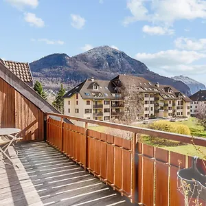 sunny-duplex-w-balcony-and-parking-5-min-from-the-lake.hotels-rhonealpes.com/